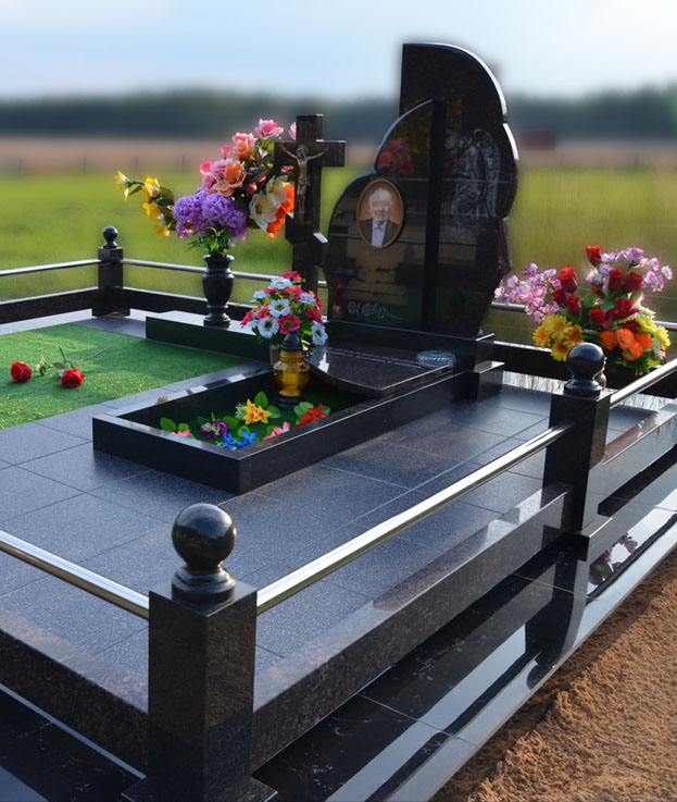 Ограда из гранита на могилу